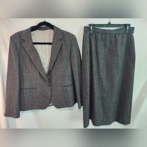 Vintage Justin Lee Limited Grey, Striped Skirt Suit. 100% Wool. Size 12.